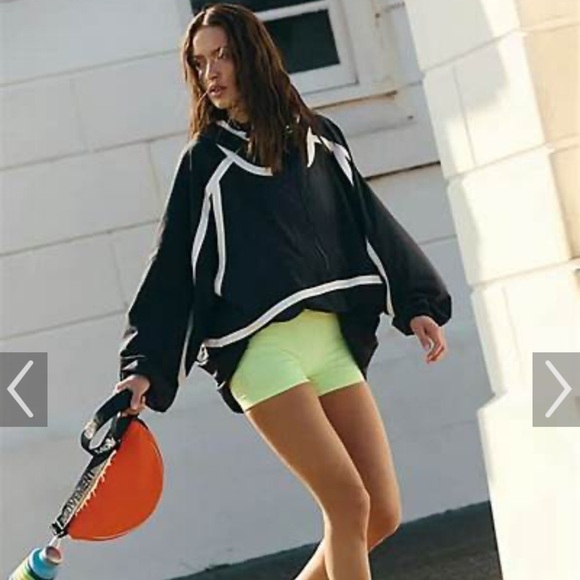 Free People Movement Care FP Run Like The Wind Logo Windbreaker Jacket XS NWOT - Picture 1 of 13